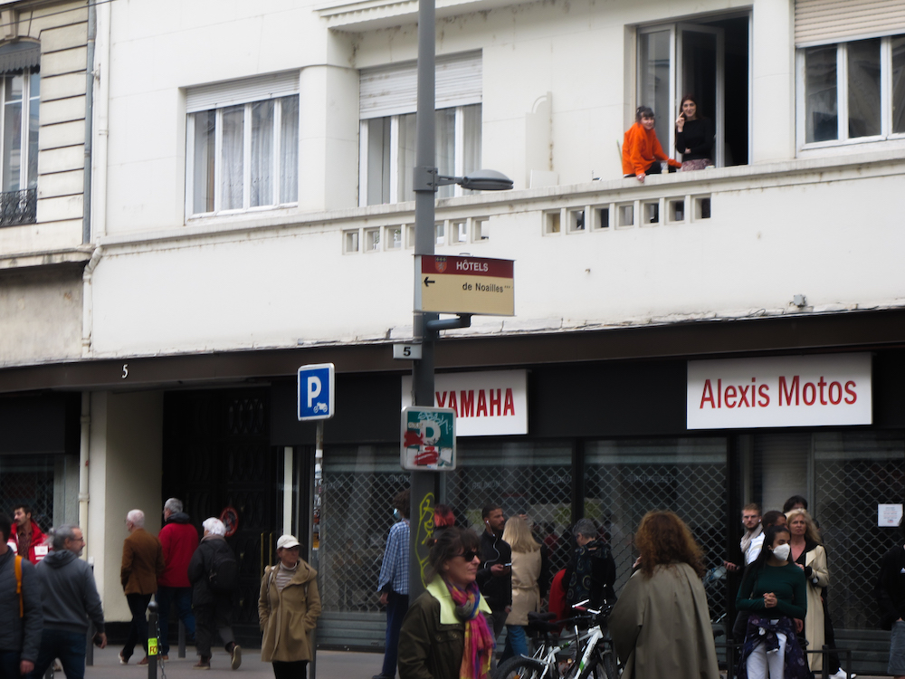 Attention aux grenades qui ont déjà fini dans des appartements lyonnais !